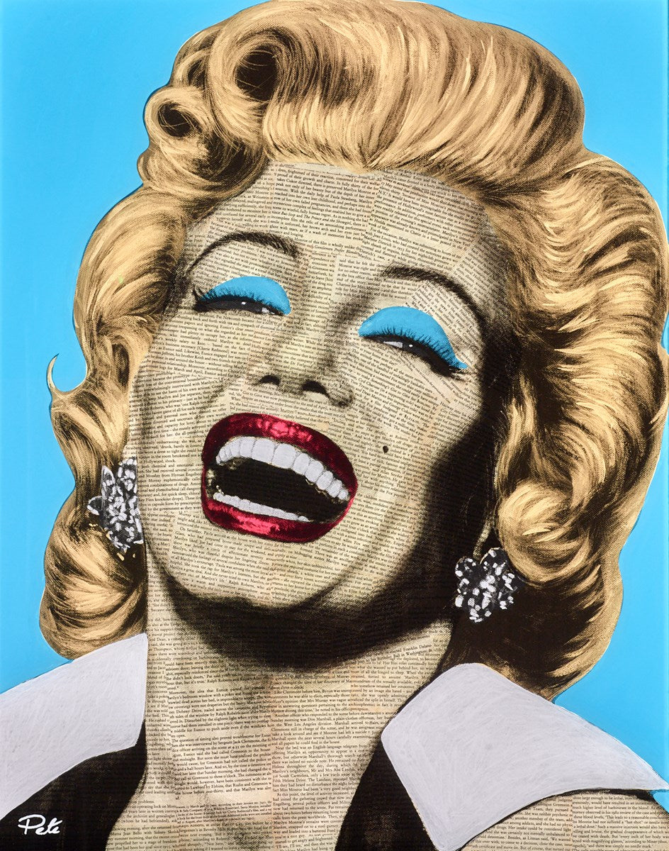 Marilyn- Blue eye shadow