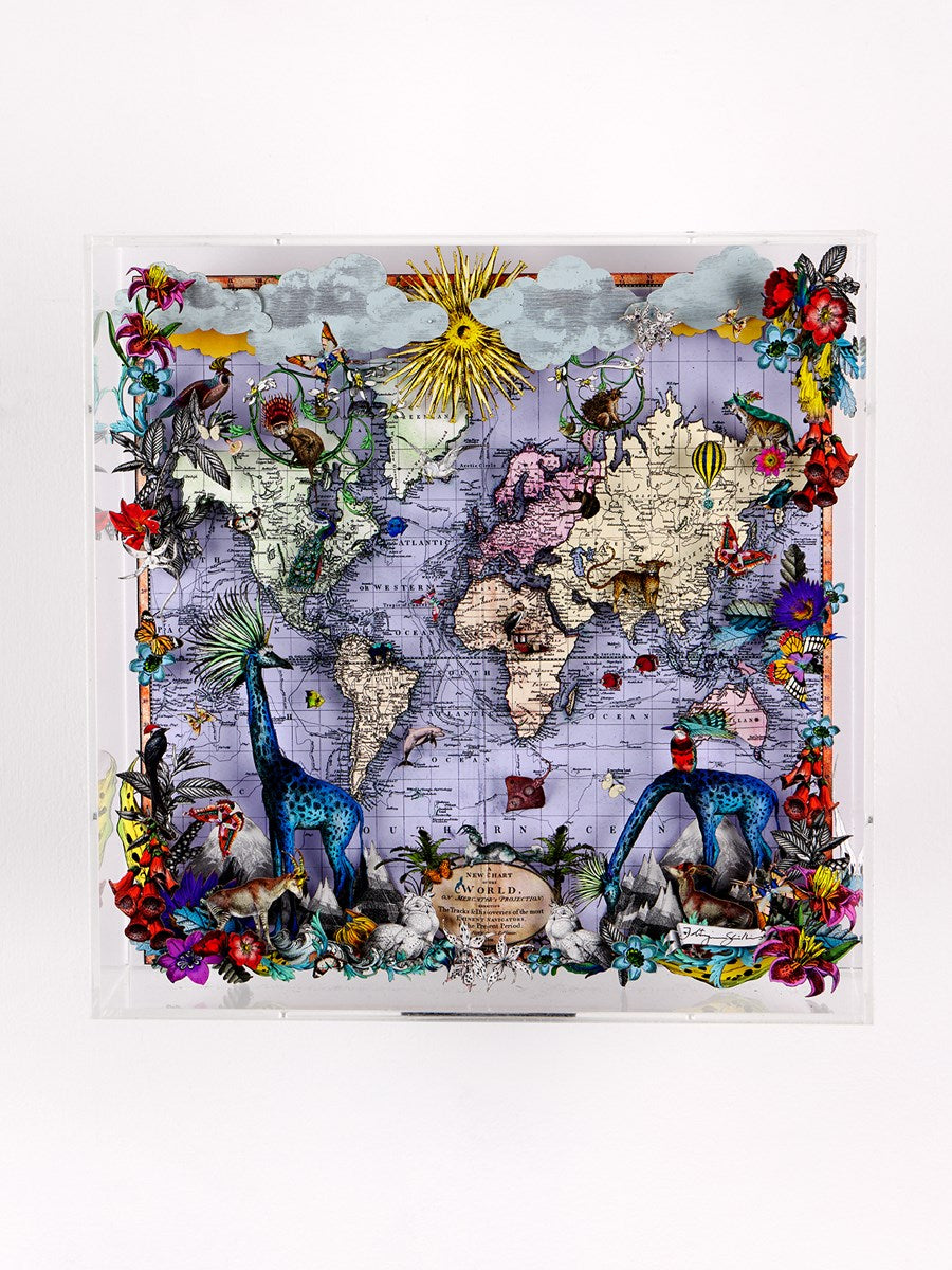 Navigators Floating Map - Giraffe Discoveries of the world (Framed)
